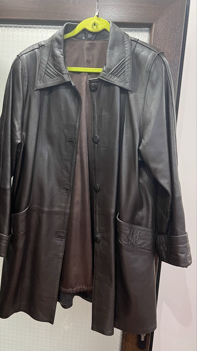 Haina piele naturala culoare maro