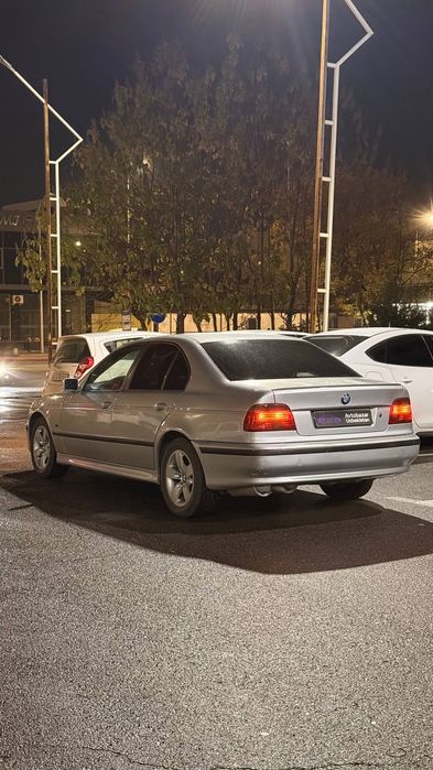 BMW E39 523i sotiladi