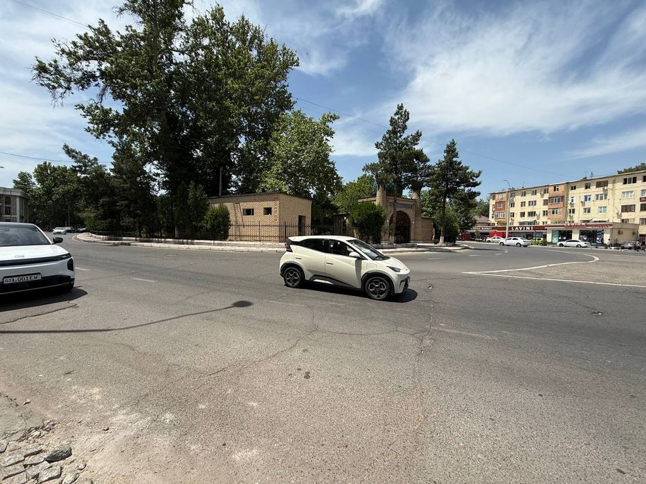 Al-Xorazimiy krug birinchi liniya  72 m2 podval 58m2 tayor arendator