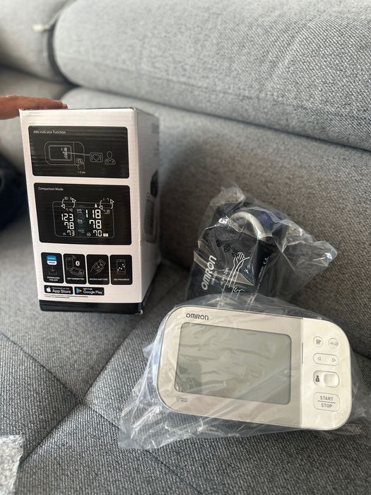Апарат за кръвно Омрон Х7 Smart Omron X7 Smart