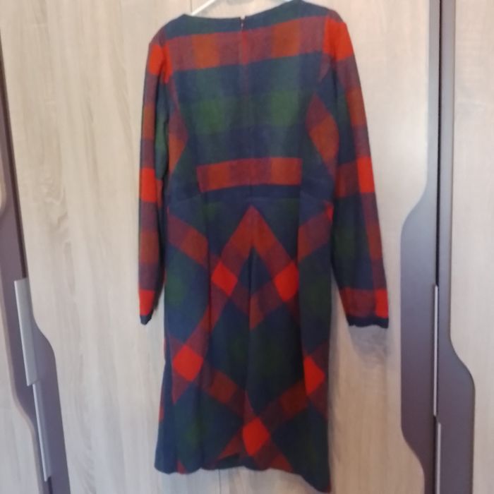 НОВИ Рокля и Сако Kensol