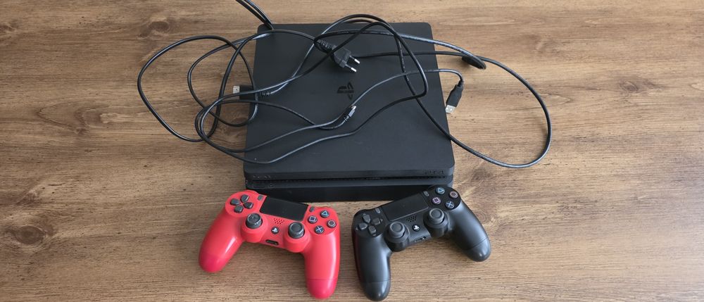 PlayStation 4 + игри