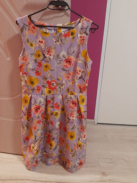 Дамски свежи  рокли