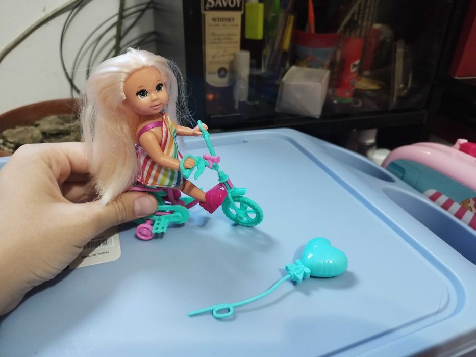 Комплекти: Барби с колело и Барби с аксесоари