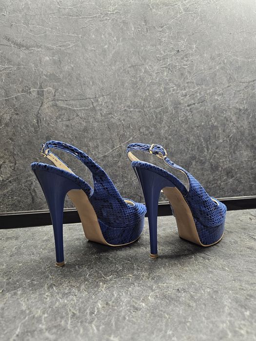 Дамски обувки с висок ток