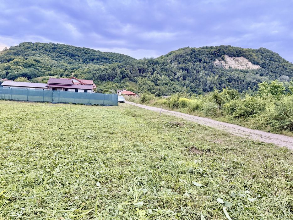 Teren intravilan Dej strada huhurez 42D