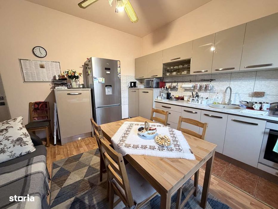 Vand casa Cornisa pe 1 nivel, singur in curte