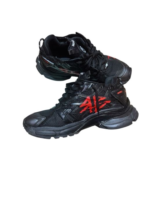 Balenciaga runner graffiti