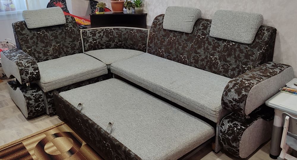 Продам диван угловой