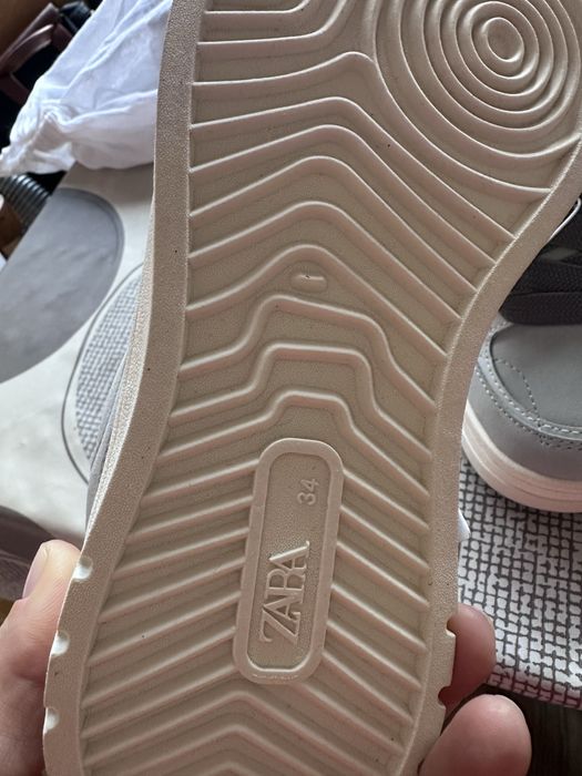 Кроссовки размер 34