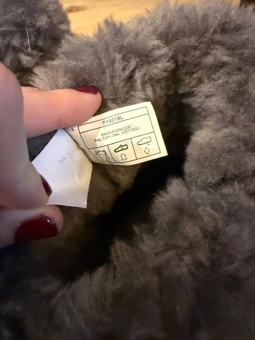 Ghete UGG originale din piele întoarsă gri, stare foarte bună