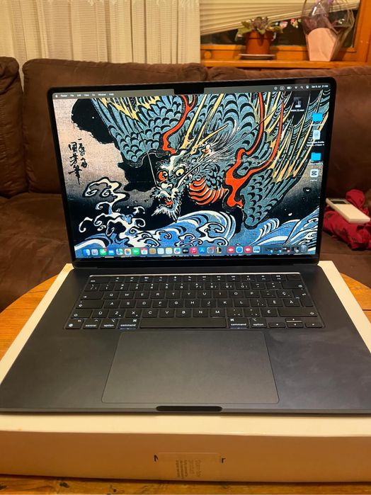 Продавам Macbook M2 (2023)