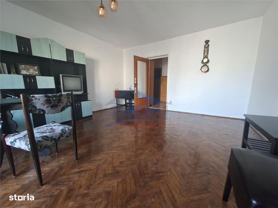Apartament 3 camere, decomandat, Piata Sfanta Vineri — fotografia 3