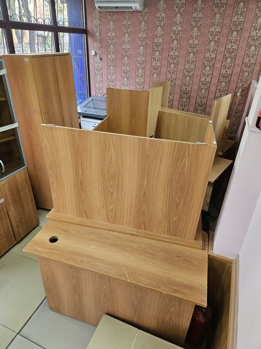 Столы слломанные