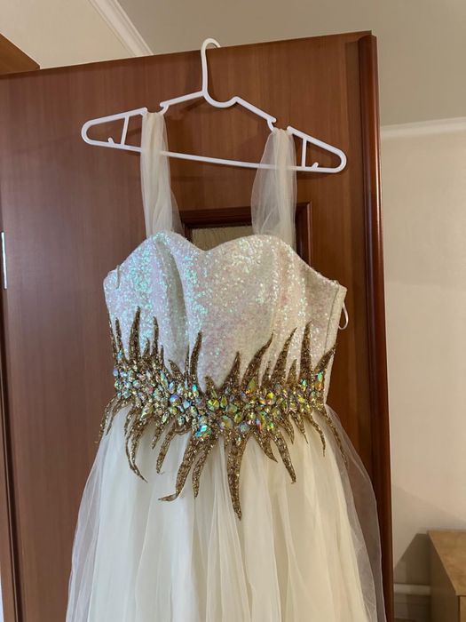 Продаются свадебные платья