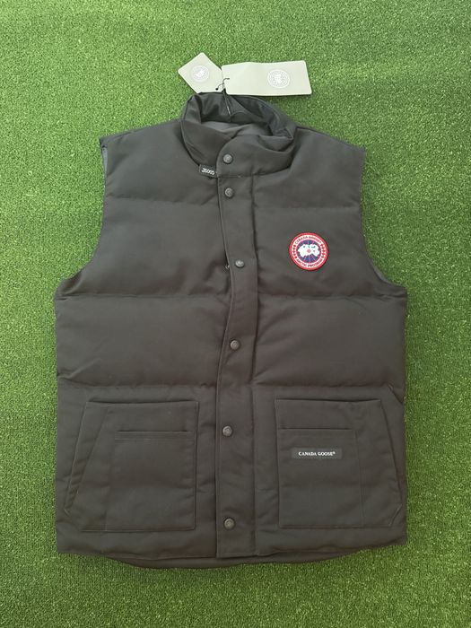 Стилни елеци CANADA GOOSE