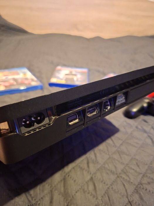 Playstation 4 SLIM - VÂNDUT