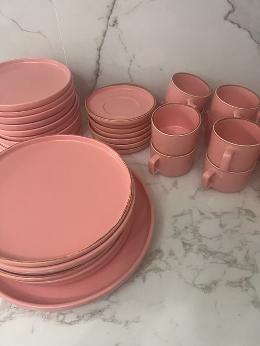Продам сервиз на 12 персон