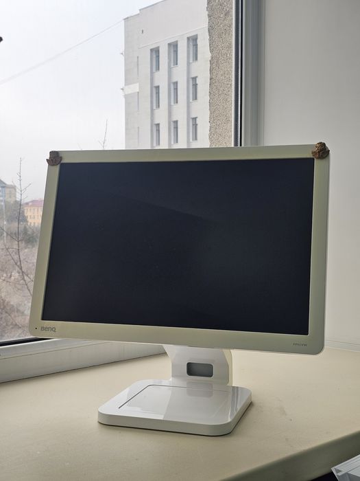 Монитор BenQ требует ремонта