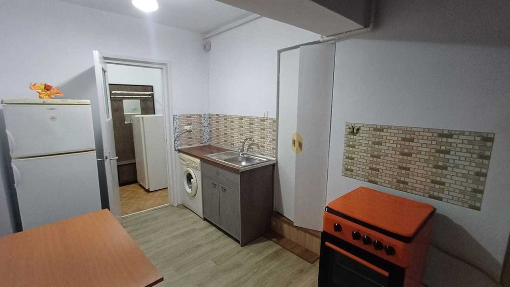 Inchiriez garsoniera - zona Dacia