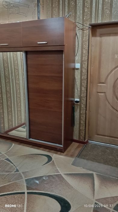 Квартира сотилади 5 хонали Кора Камиш 2/5 даха Сув буйида атрофи озода