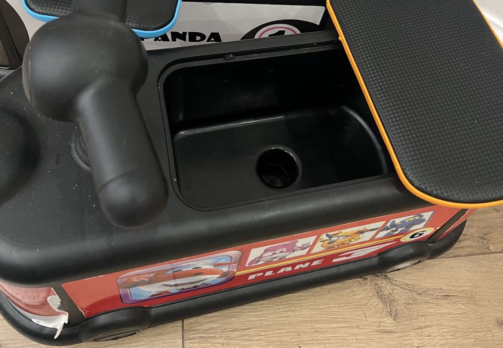 Продам детскую машинку