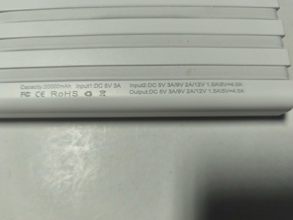 Baterie externa - power bank 20000 mAh 66 W cu cabluri
