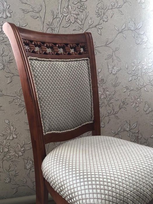 Продам стулья 6 штук