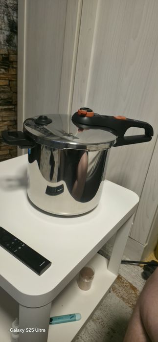 Oala sub presiune Tefal 8L