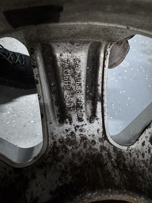 Jante Bourbet R16 5x112 Audi Skoda VW Seat