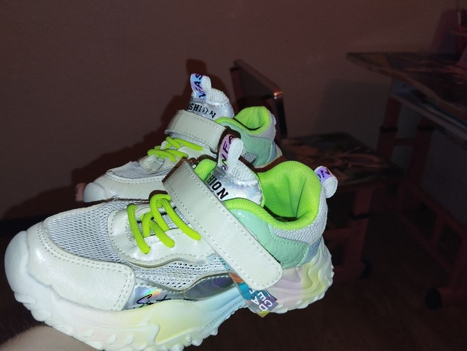 Кроссовки сеточные