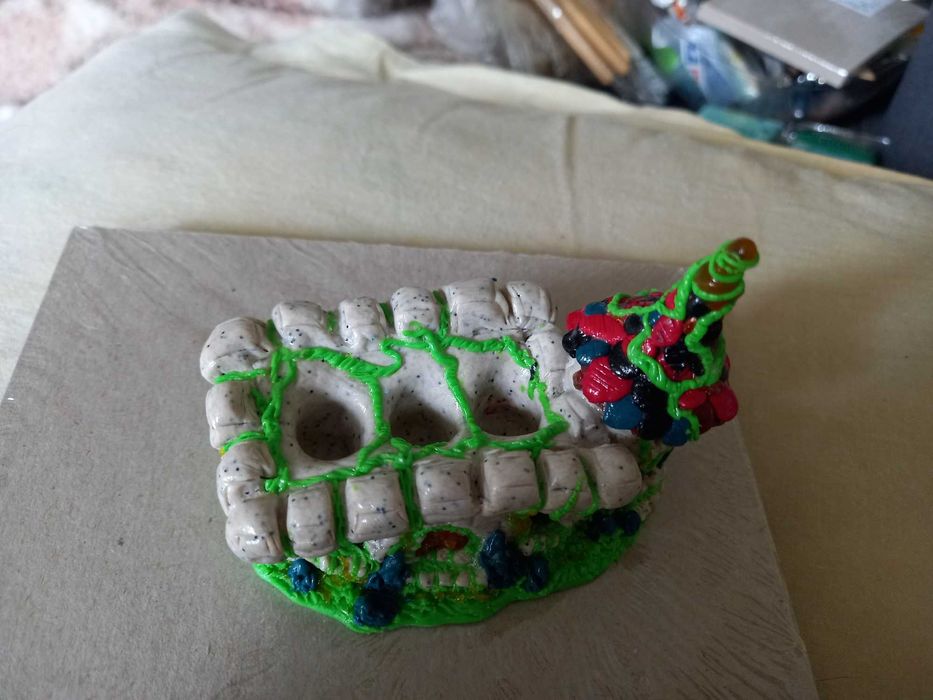 Замък моливник от полимерна глина