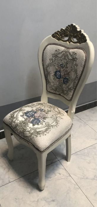 Стулья гостинные