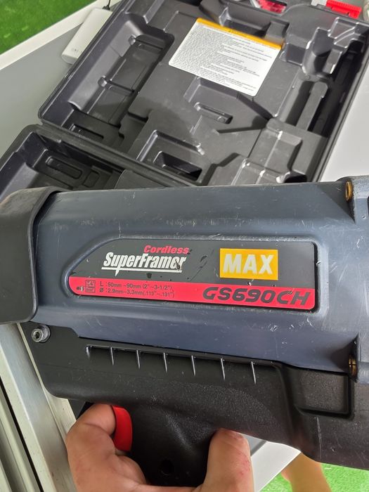 Pistol cuie Max GS 690 CH