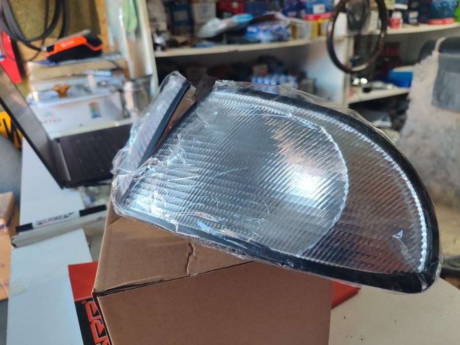 Поворотник на Ауди А4