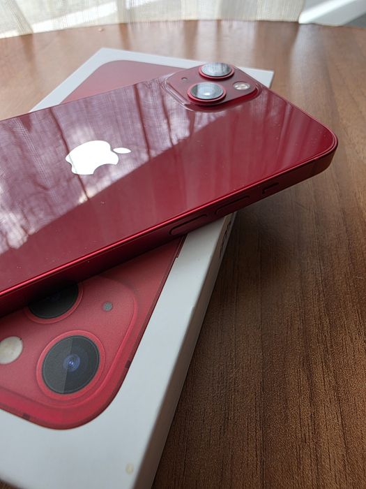 iPhone 13 (Red) 128gb - перфектен