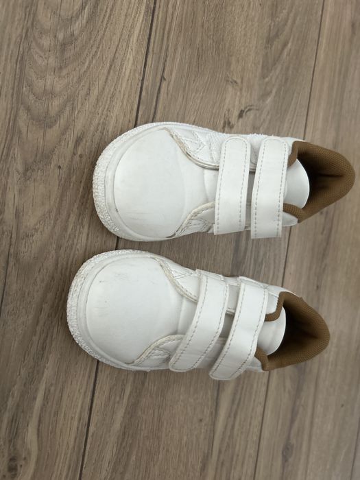 Adidasi baiat nr 24