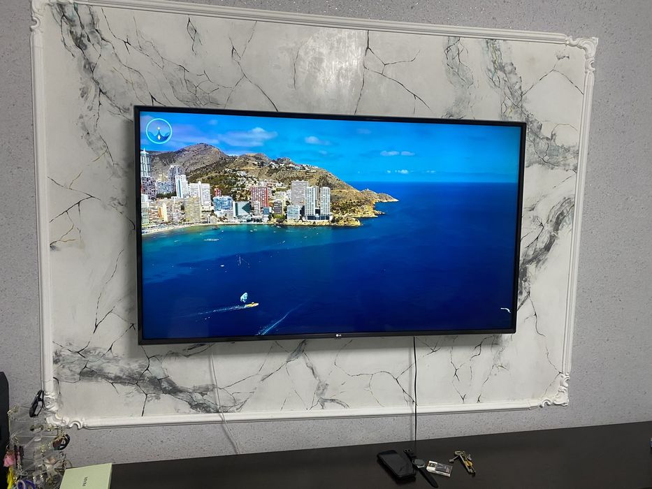 Продам телевизор 65 дюймов