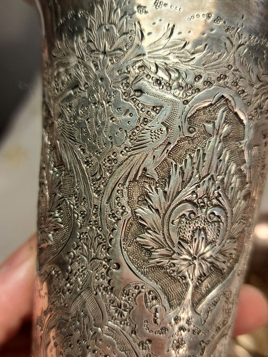 Стара сребърна ваза
