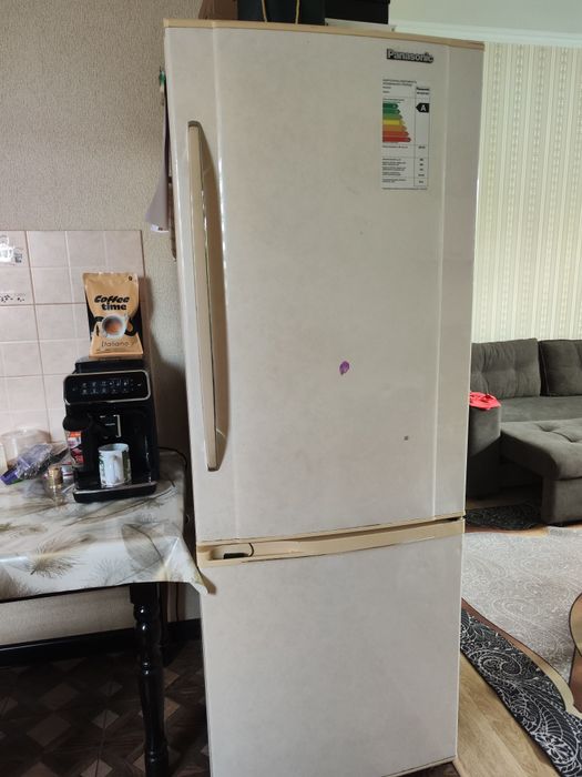 Продам холодильник бу Panasonic