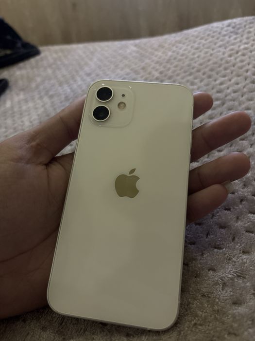 iPhone 12 – 100% батерия (сменена), отлично състояние