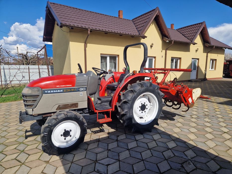 Tractor Yanmar 30 cp cu freză