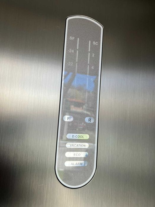 Хладилник с фризер SMEG / Цвят Неръждаема стомана