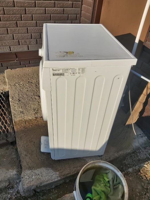 Продам тиральную машину LG