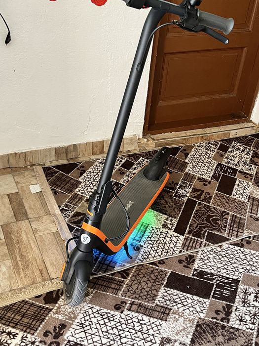 Vand trotineta ninebot aproape noua inca in garantie garantie