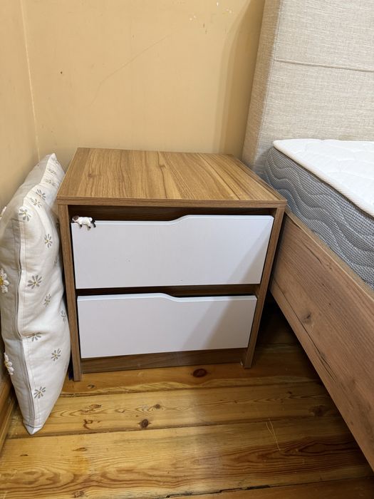 Кровать БУ 90*200 с выкатной полкой, матрас + тумба в подарок