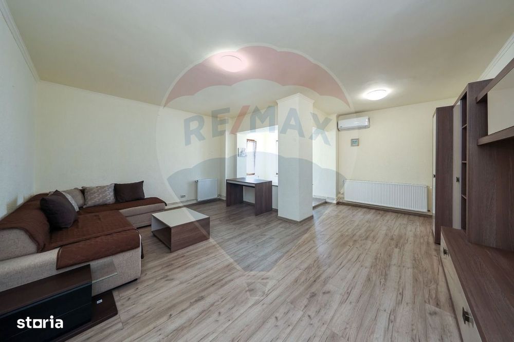 Apartament cu 4 camere de închiriat în zona Centrul Civic