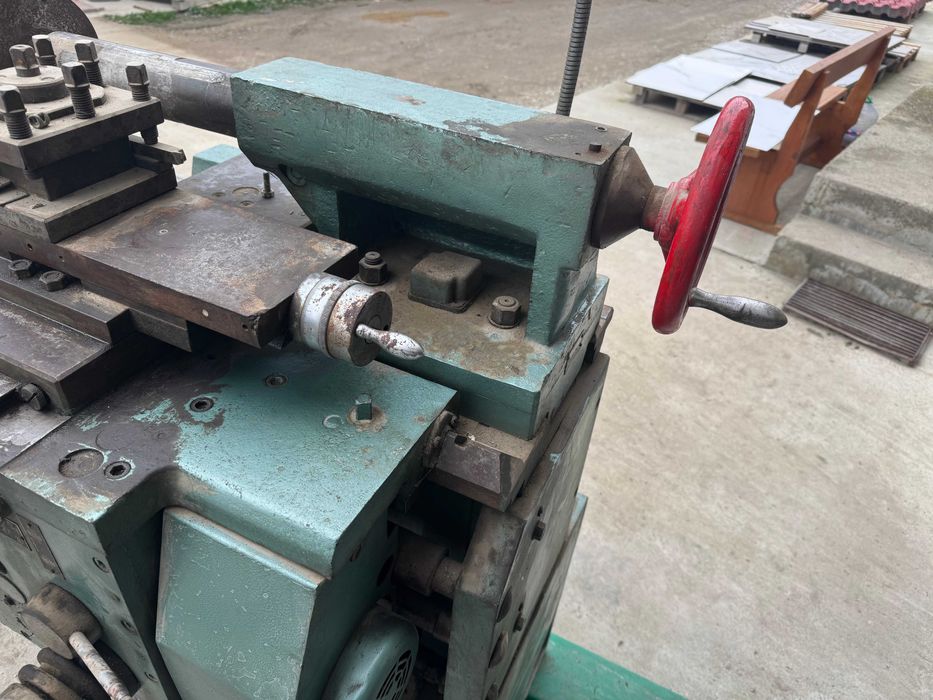 Универсален струг СУ 400 – ЗММ Сливен, работещ + ножове и аксесоари