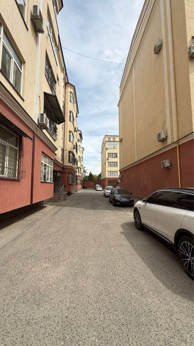 Продается 3 ком. Квартира на Дагбитской ор. Инфекционная больница