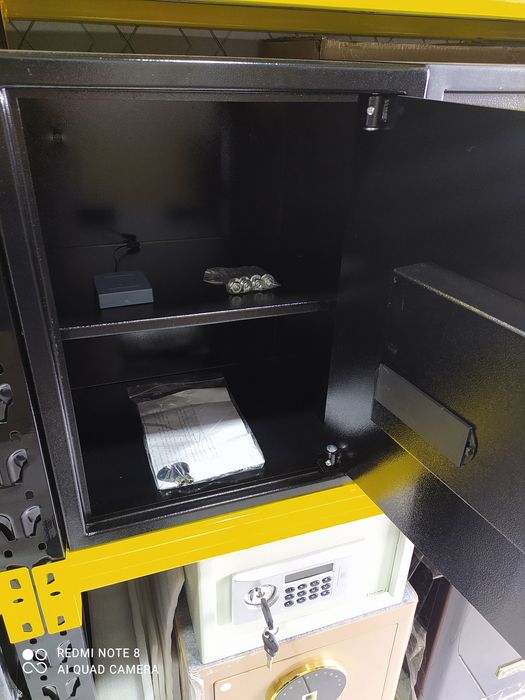 Сейф с отпечатком